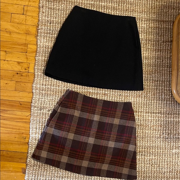 Uniqlo Dresses & Skirts - UNIQLO Plaid and Black Women's wool bland Skirts